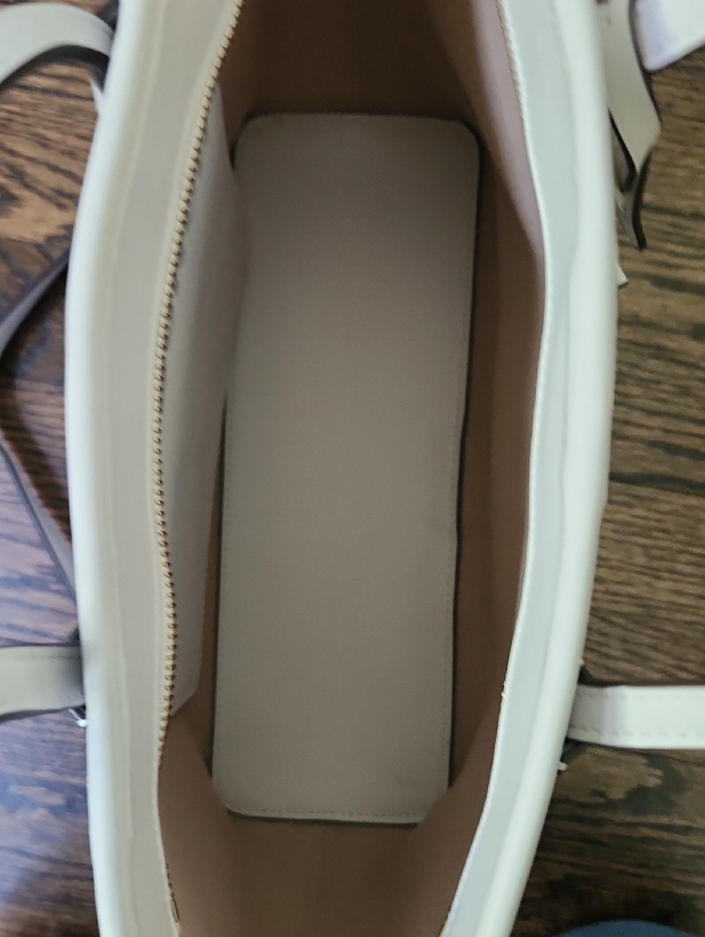 Tory Burch Light Blue, Cream and Taupe Logo Tote/Purse and Complimenting Wallet - Picture 7 of 16